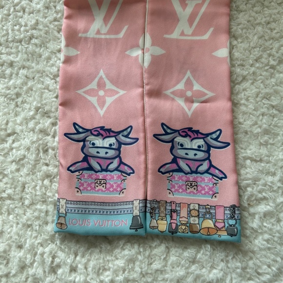 LIMITED EDITION LOUIS VUITTON YEAR OF THE OX RODEO BANDEAU - M76670 - Picture 8 of 15